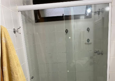 Conserto e manutenção de box para banheiro